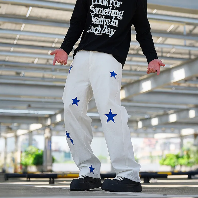 P236 💰 (Top version) chrome hearts ss25 new Fontainebleau limited star 💫 patchwork leather jeans. Styles with different washed textures, very friendly to people with thin legs and thick legs. The slightly flared version is very flattering to the leg shape. Moderate length that never goes out of style, easy and casual to match, basic styling for various styles, a must-have in the wardrobe! The fabric is stiff but also makes the upper body soft without losing texture. The washing process is even more perfect. It is a must-have item for everyone! ! !   Color: white Size: 28-30-32-34-36 30 32 34 36 Waist circumference 80 85 90 95 Sitting circumference 105 110 115 120 Feet 46 47 48 49 External length 102 103 104 105